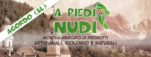 a piedi nudi